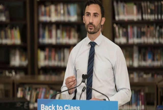 أونتاريو : وزير  التعليم سيعطي اليوم تحديثاً حول قرار الحكومة بعودة الطلاب للمدارس يوم 17 يناير الجاري