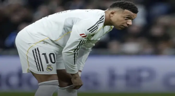 Polémique majeure après la finale de la Supercoupe d'Espagne.. Mbappé conduit les joueurs du Real Madrid à quitter le terrain sans passer par le couloir d'honneur pour Barcelone
