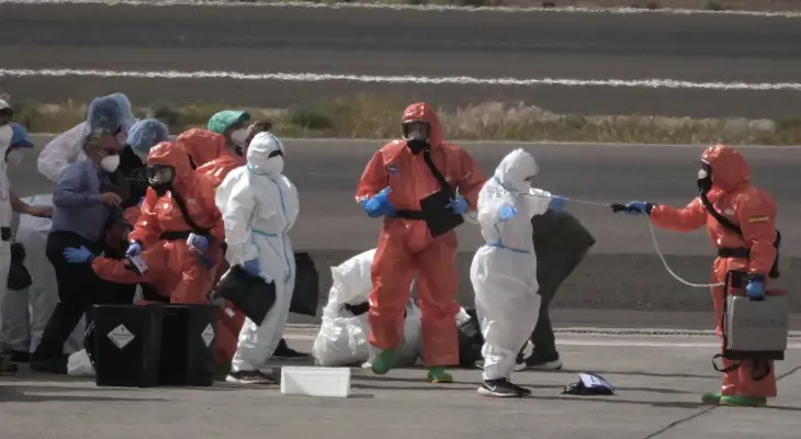 Confirmation de nouvelles infections par le virus Hanta parmi les passagers du navire sinistré après les opérations d'évacuation