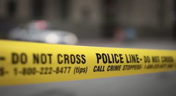 Trouver une femme morte dans un garage à Toronto, la police enquête sur les circonstances