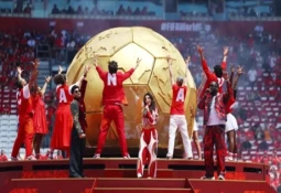 نورا فتحي تخطف الأنظار في حفل افتتاح مباريات كأس العالم بكندا