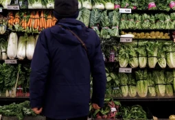 Federal plan to boost competition in the grocery market receives cautious welcome from shoppers and small stores