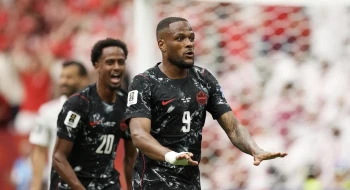 كندا تفرض سيطرتها مبكراً على قطر بثنائية في كأس العالم